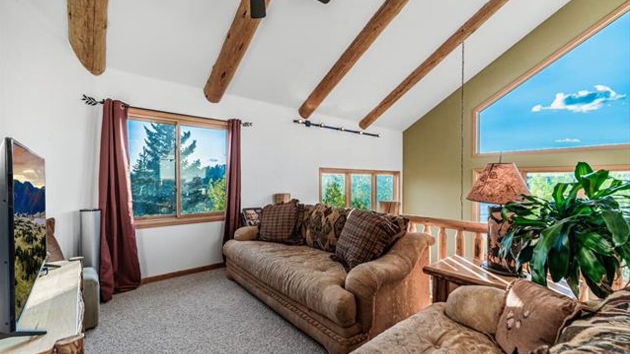 Photo of Livingroom in Jefferson