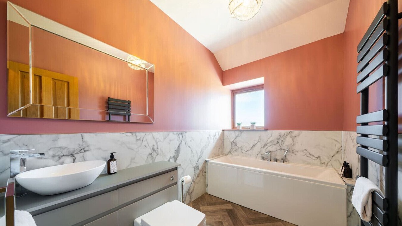 Photo of Bathroom in Maud