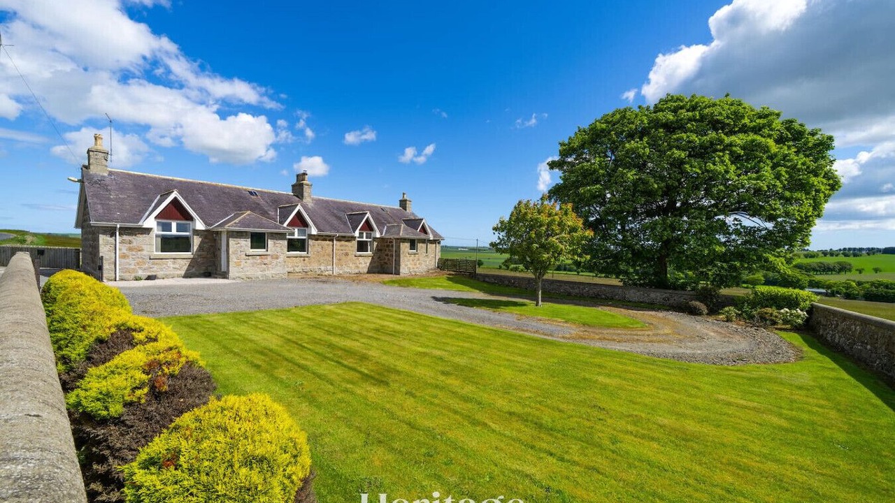 Photo of Outdoor in Maud