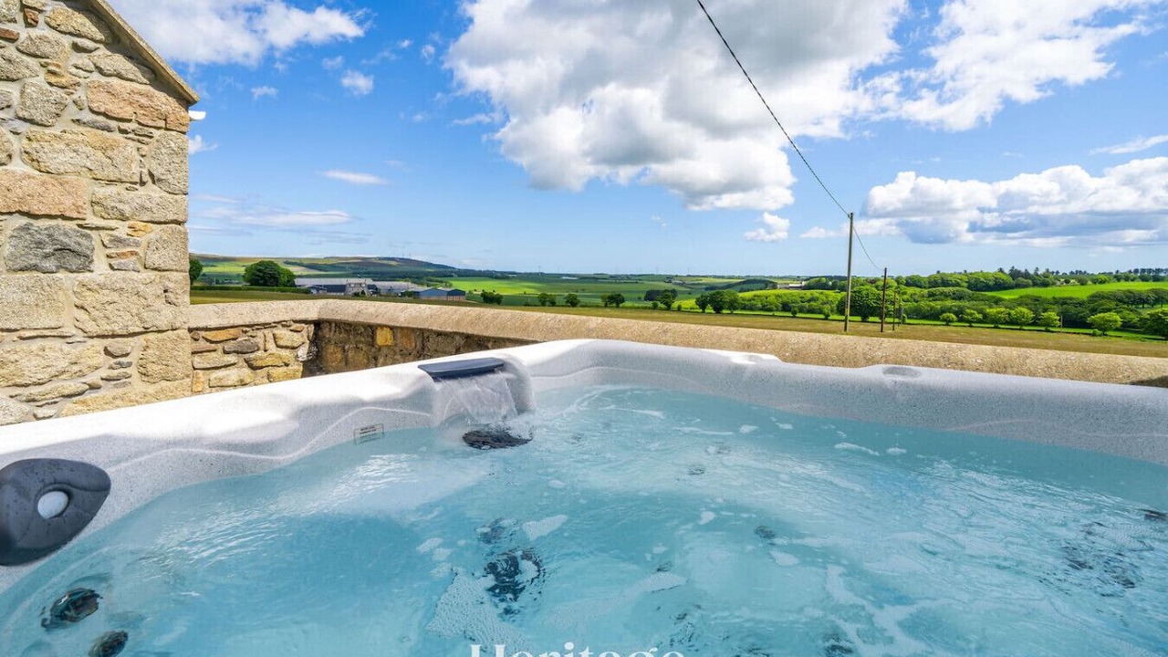 Photo of Outdoor in Maud