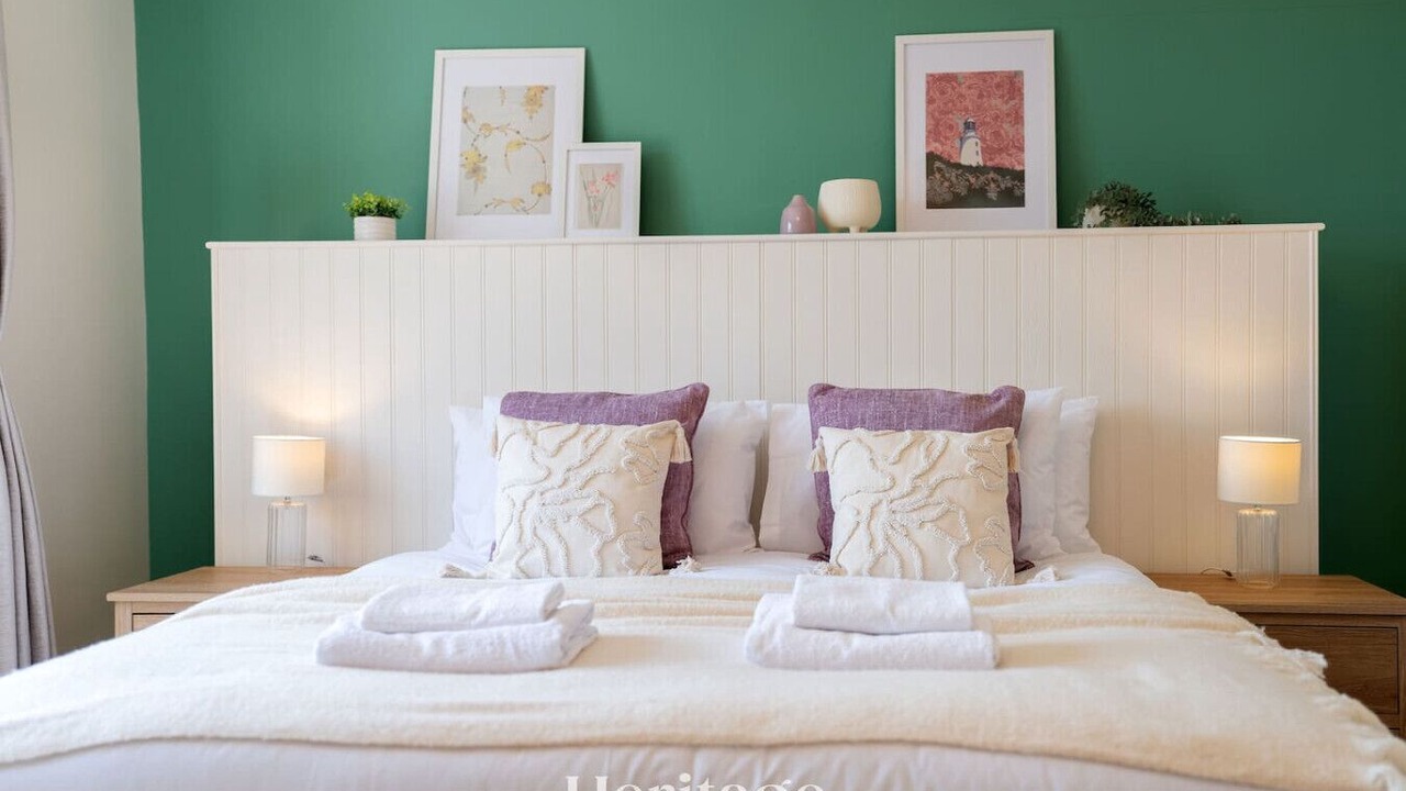 Photo of Bedroom in Maud