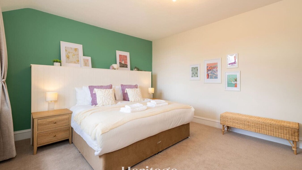 Photo of Bedroom in Maud