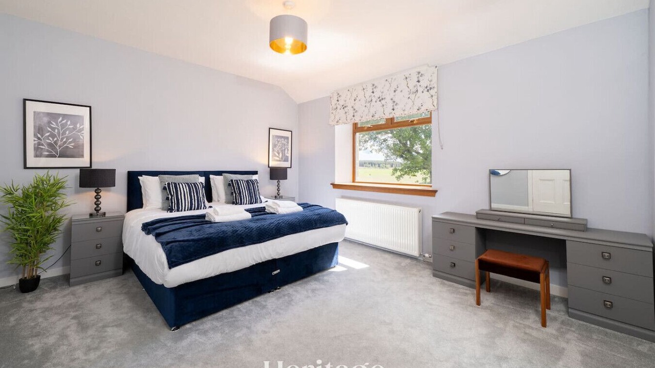 Photo of Bedroom in Maud