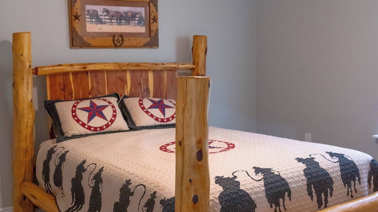 Photo of Bedroom in Gordonville
