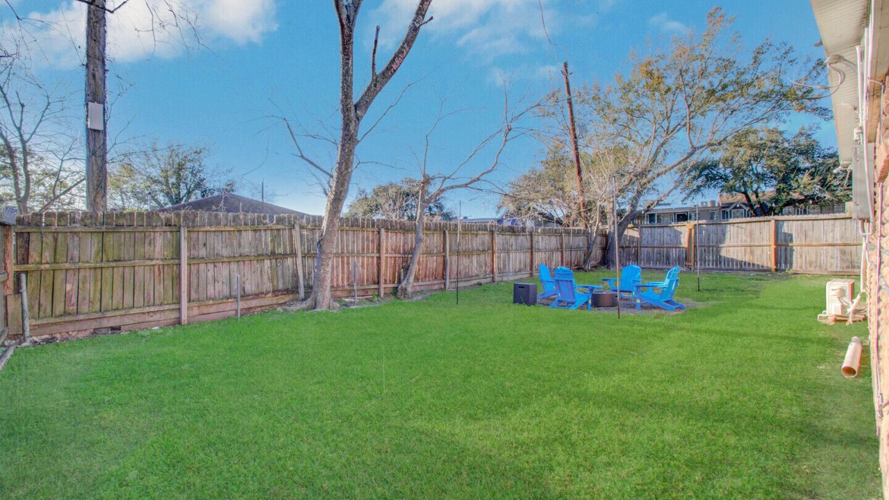 Photo of Outdoor in Spring Branch West