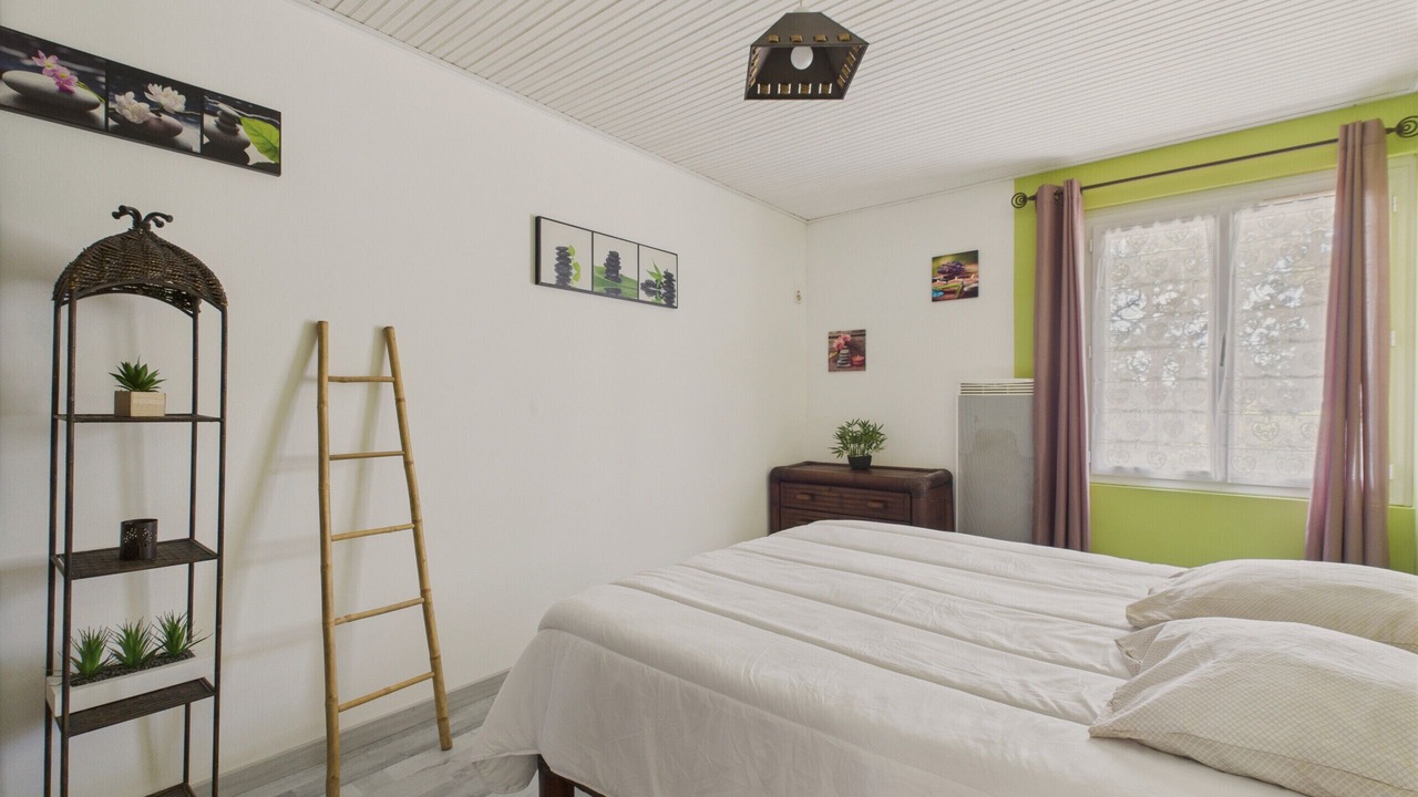 Photo of Bedroom in Saint-Reverend