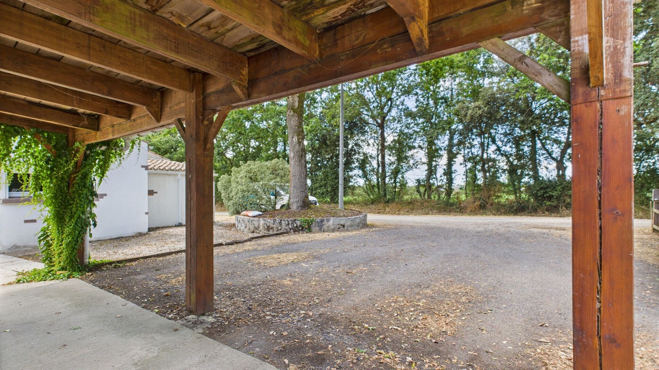 Photo of Outdoor in Saint-Reverend