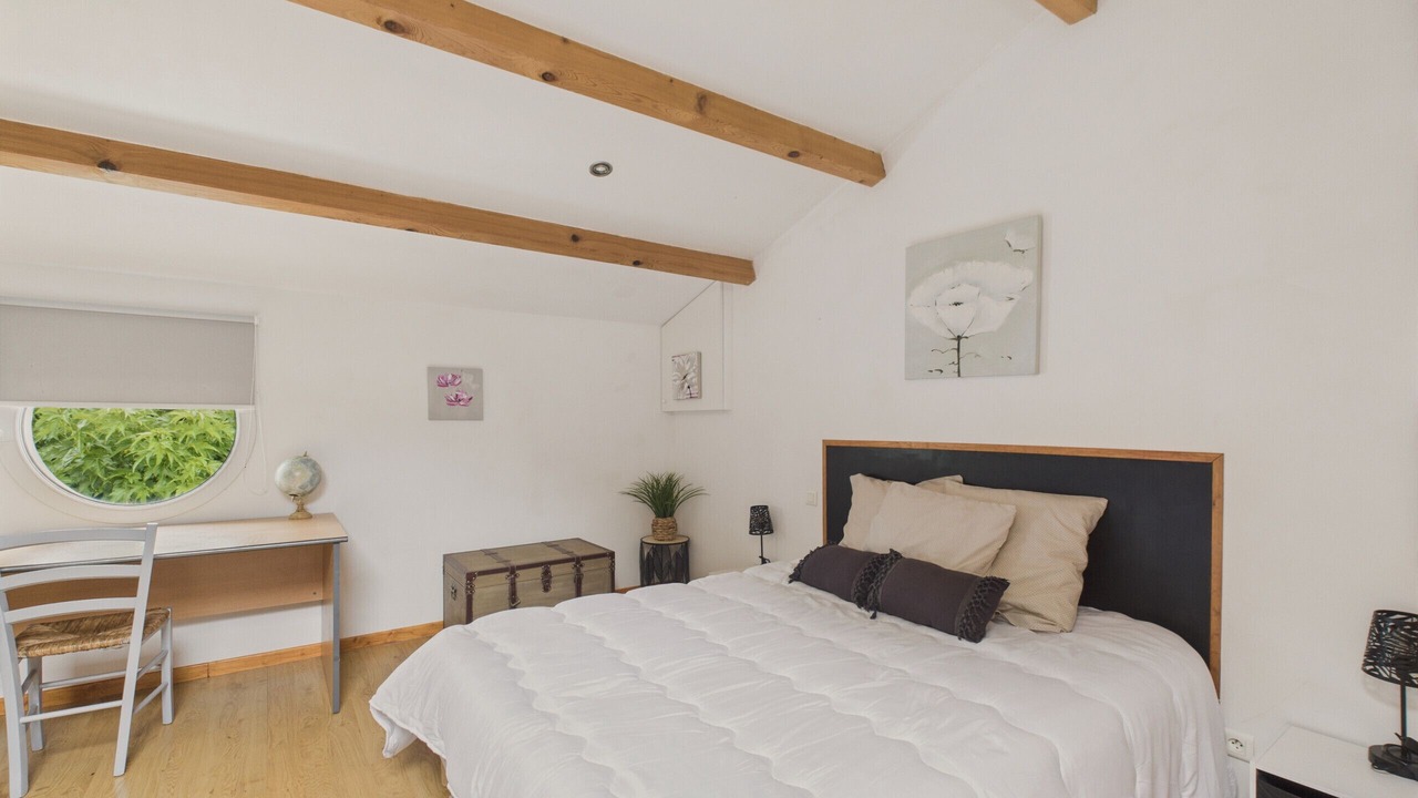 Photo of Bedroom in Saint-Reverend