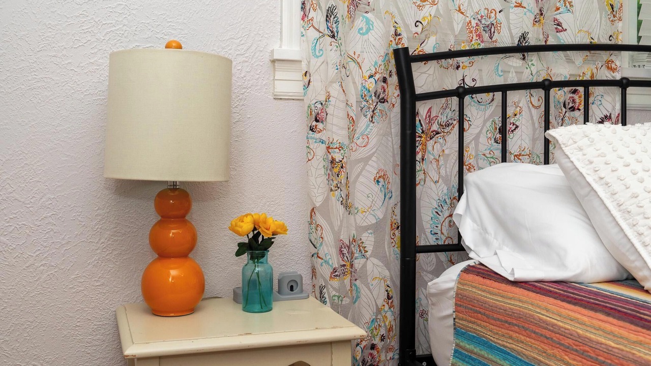 Photo of Bedroom in Elmwood Area