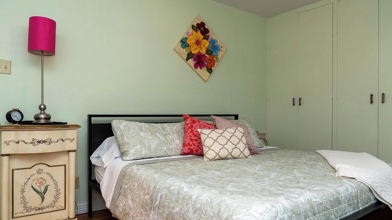 Photo of Bedroom in Elmwood Area