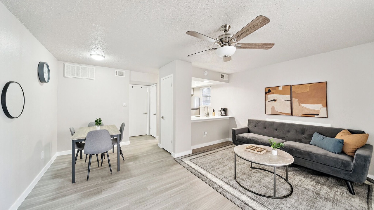Photo of Livingroom in Buckingham