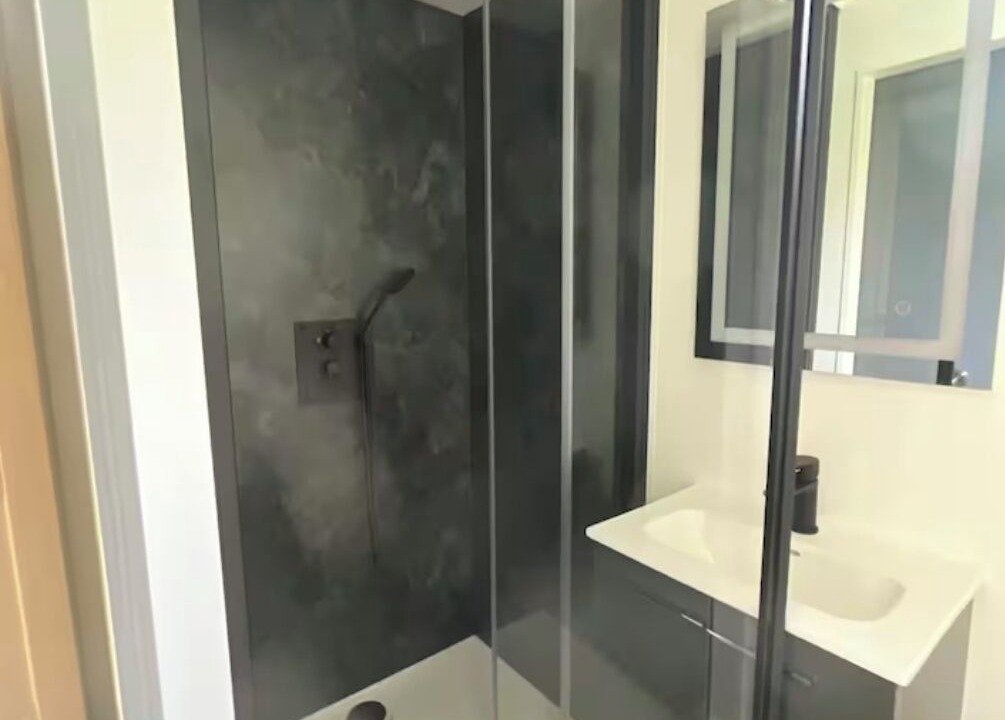 Photo of Bathroom in Vaucresson