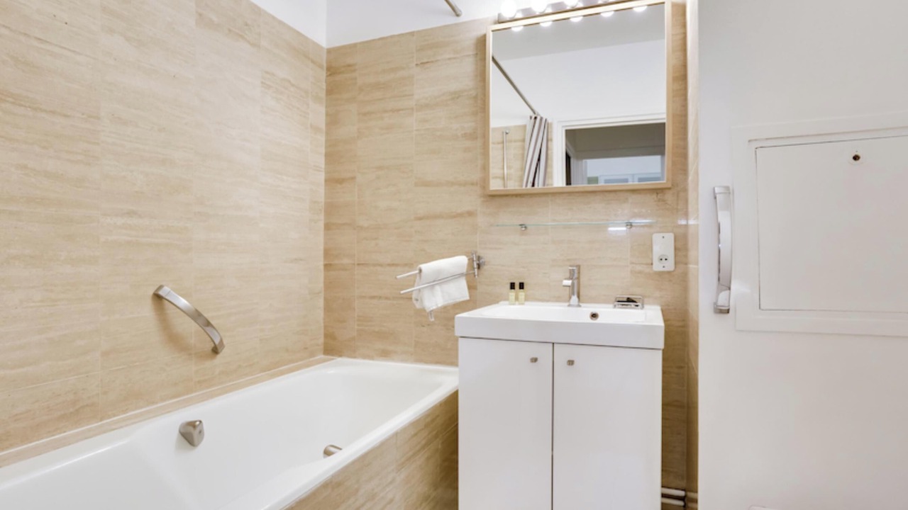 Photo of Bathroom in Arts-et-Metiers