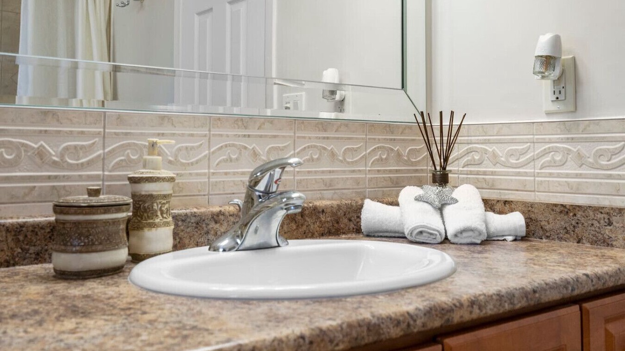 Photo of Bathroom in Applewood
