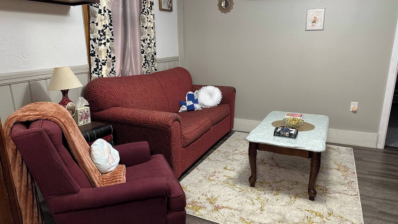 Photo of Livingroom in Greenfield