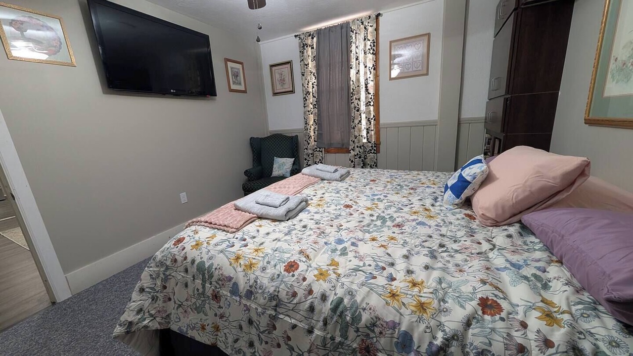 Photo of Bedroom in Greenfield