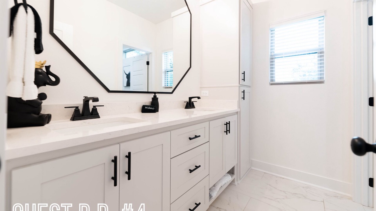 Photo of Bathroom in Rockwell