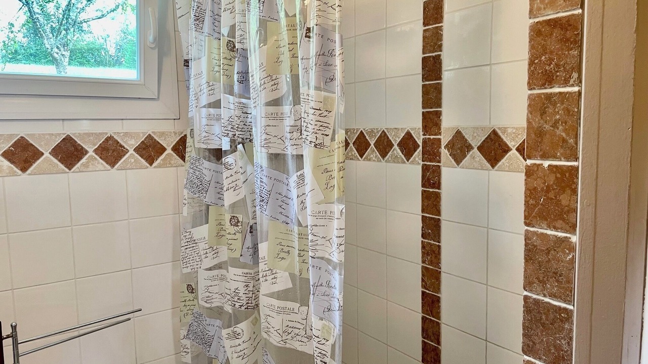 Photo of Bathroom in Laroque-d'Olmes