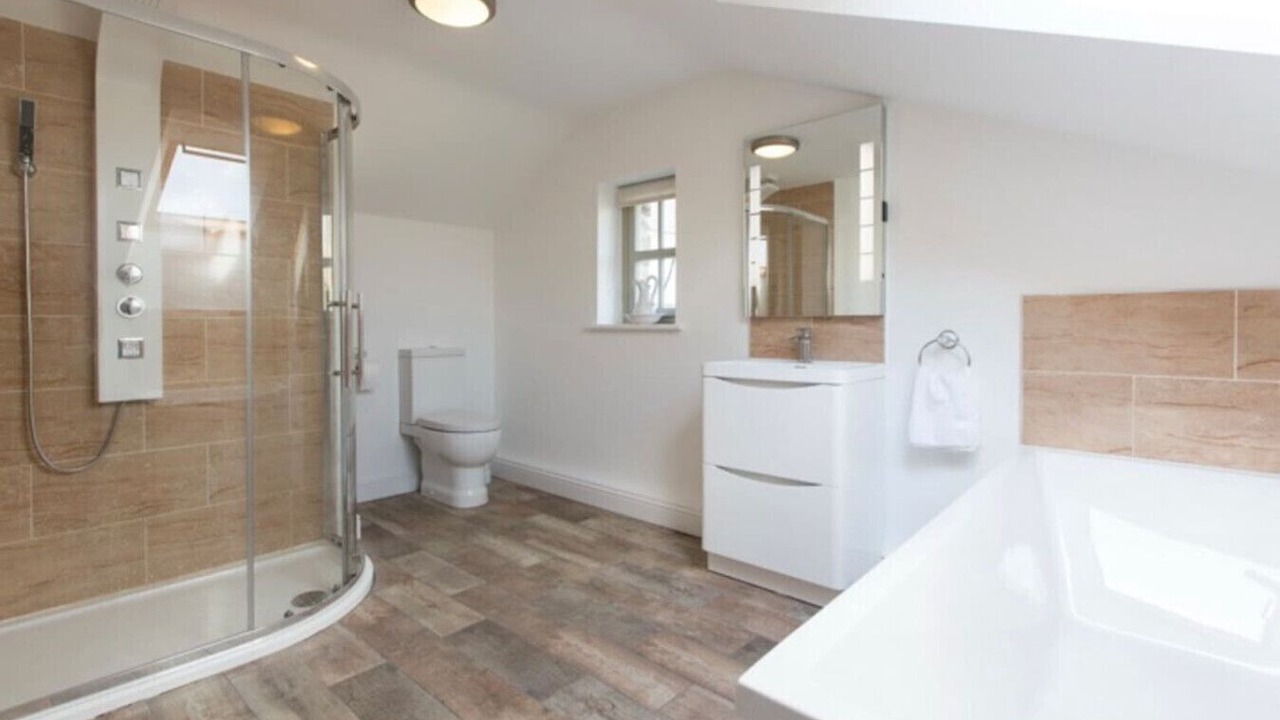 Photo of Bathroom in Llangeler