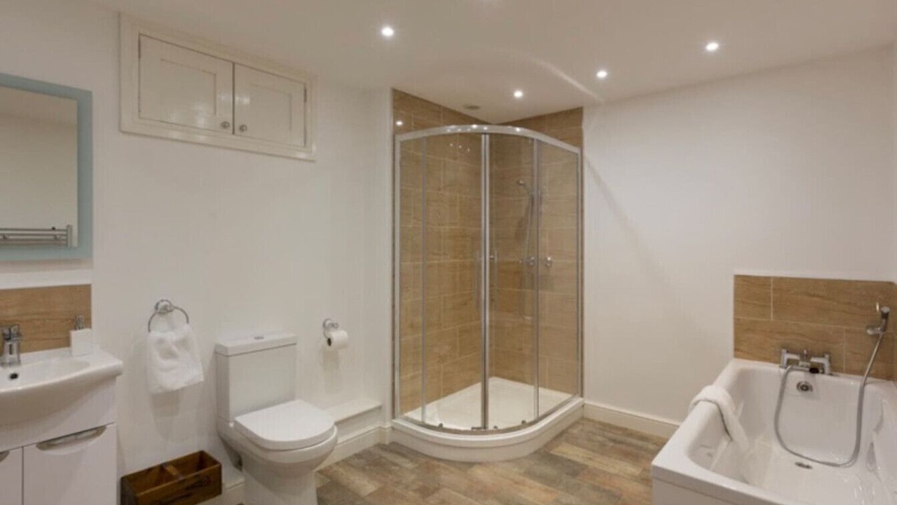 Photo of Bathroom in Llangeler