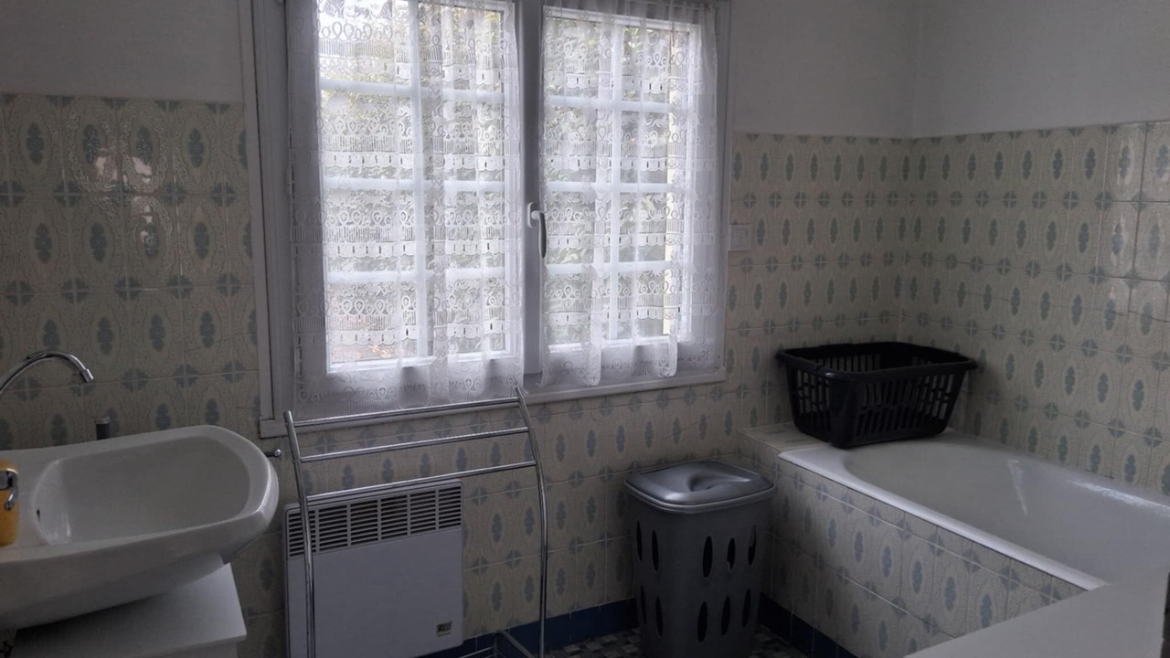 Photo of Bathroom in Creances