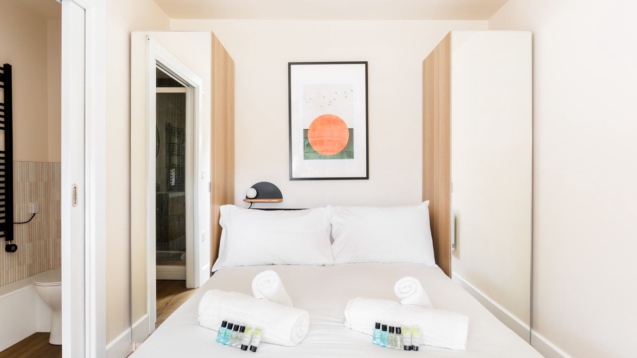 Photo of Bedroom in Royal Leamington Spa