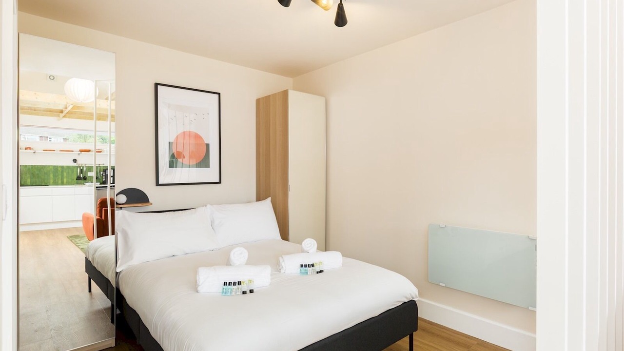 Photo of Bedroom in Royal Leamington Spa