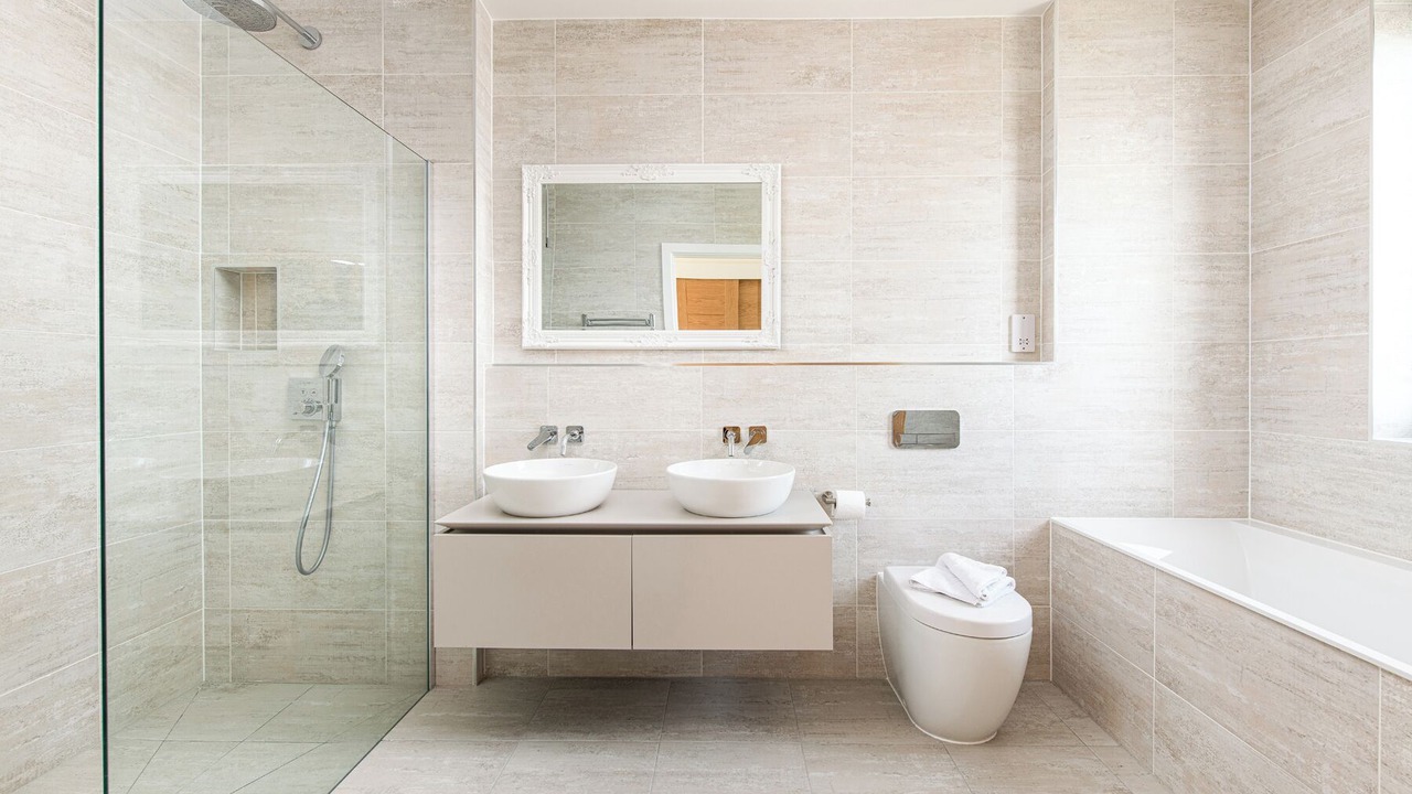 Photo of Bathroom in Holworth