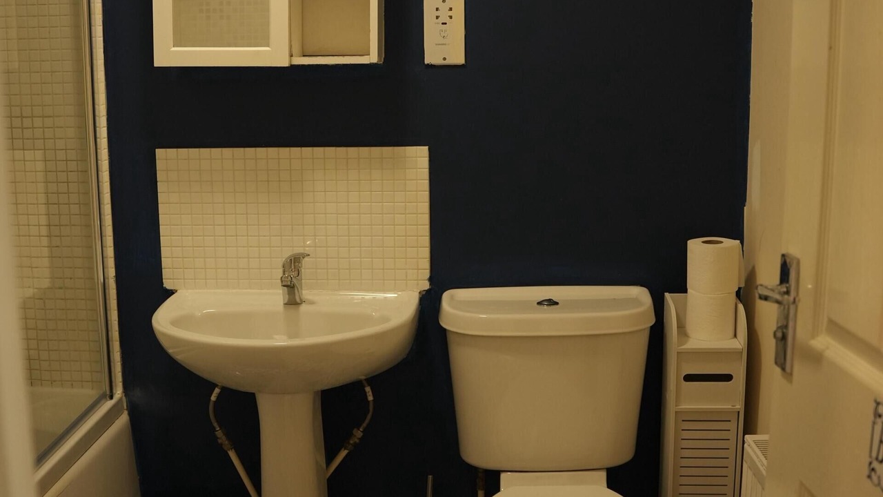 Photo of Bathroom in Eaton Socon