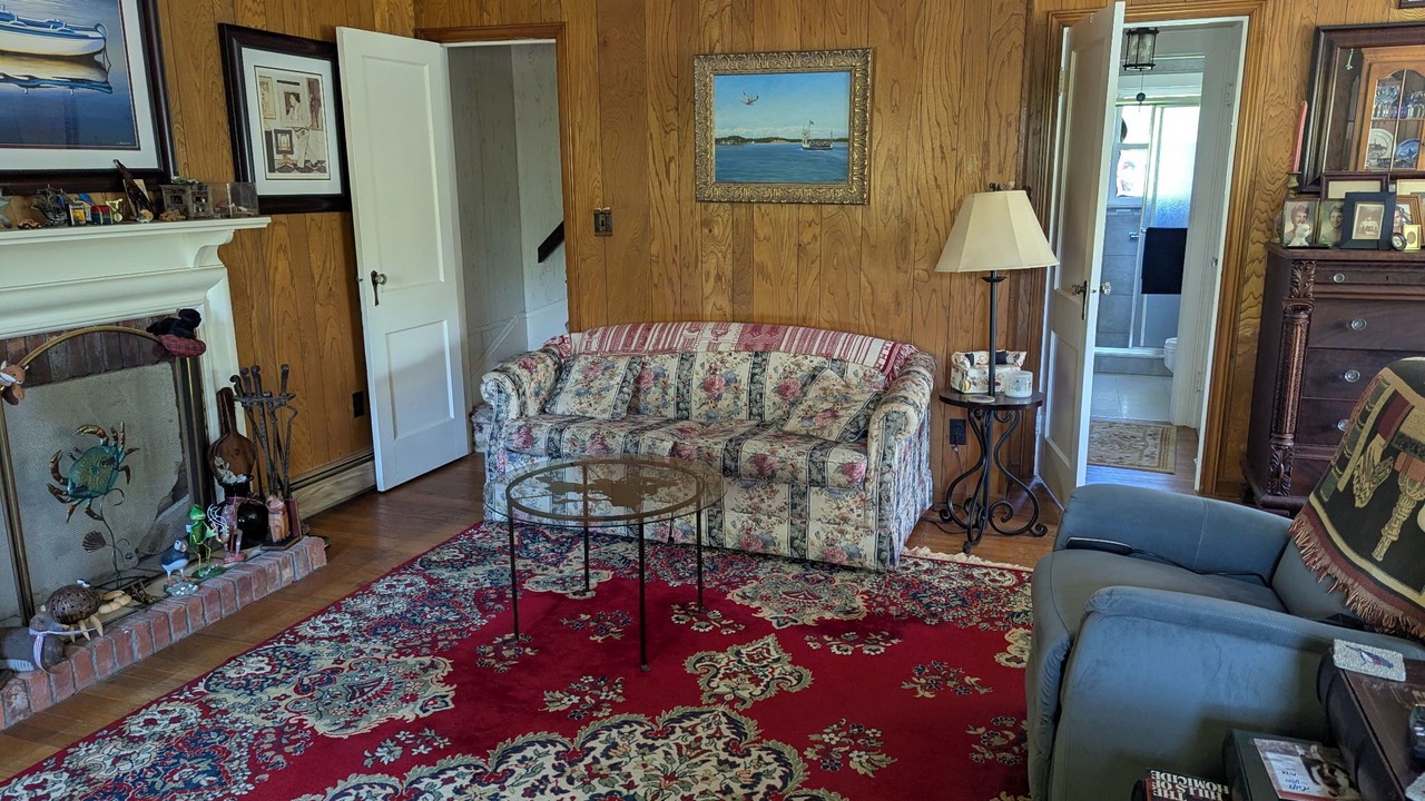 Photo of Livingroom in Menantic Creek