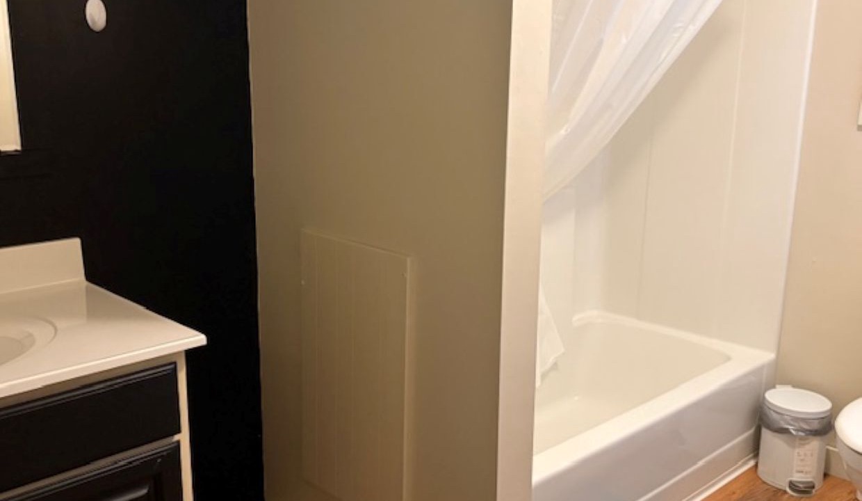 Photo of Bathroom in Dellroy