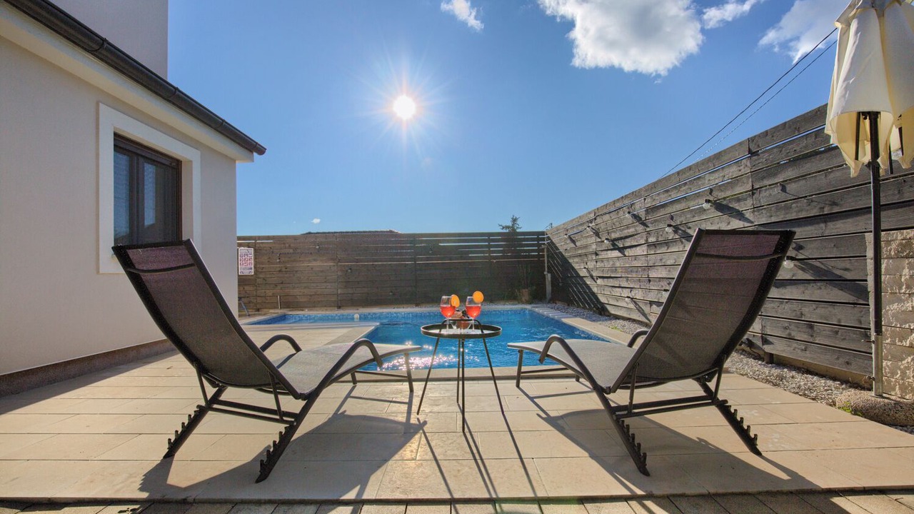 Photo of Outdoor in Mali Vareski