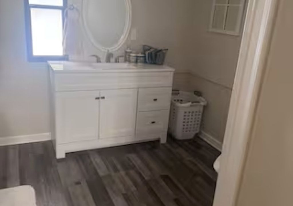 Photo of Bathroom in Cobb
