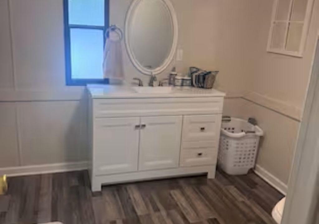 Photo of Bathroom in Cobb