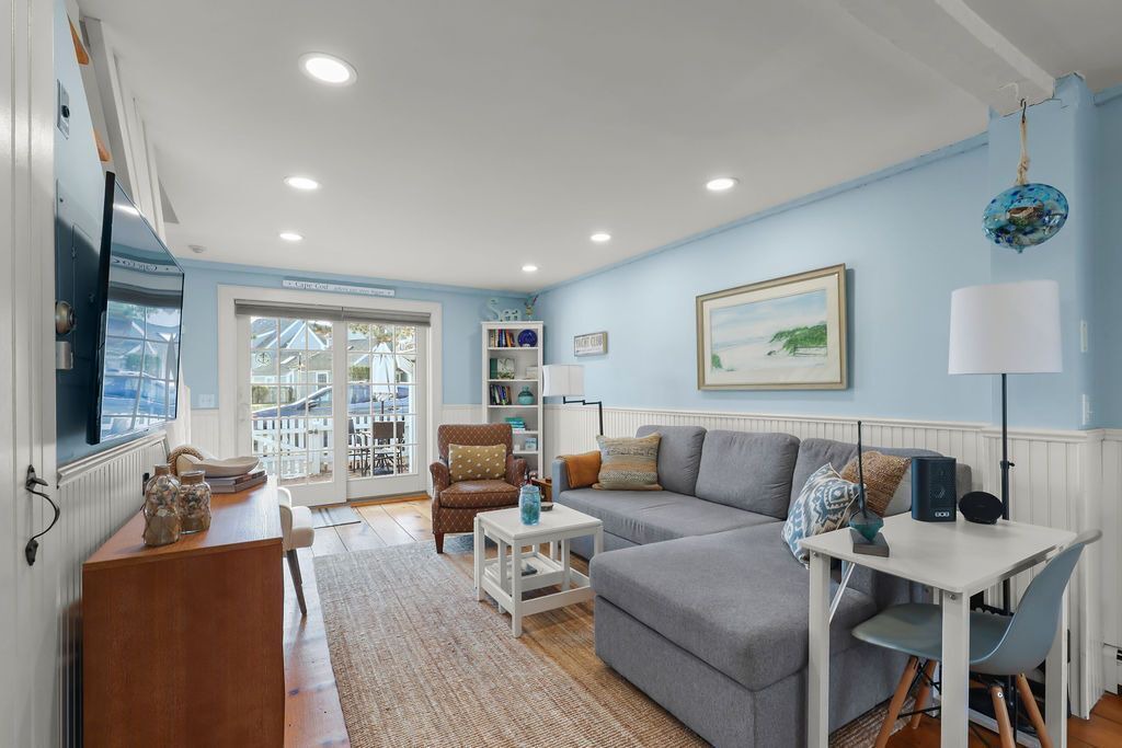 Photo of Livingroom in Mashpee