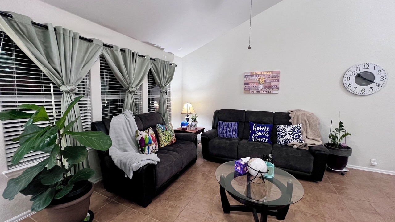 Photo of Livingroom in Medina Valley