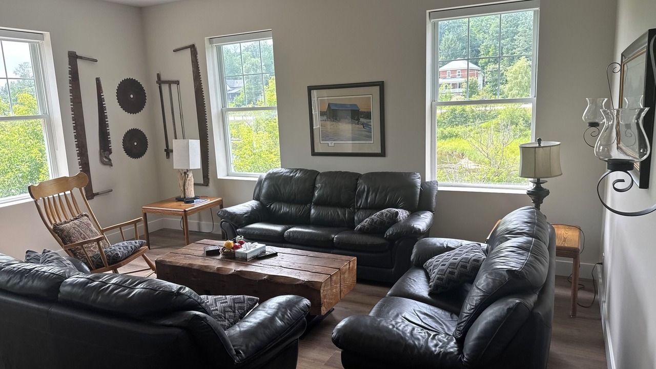 Photo of Livingroom in Burk's Falls