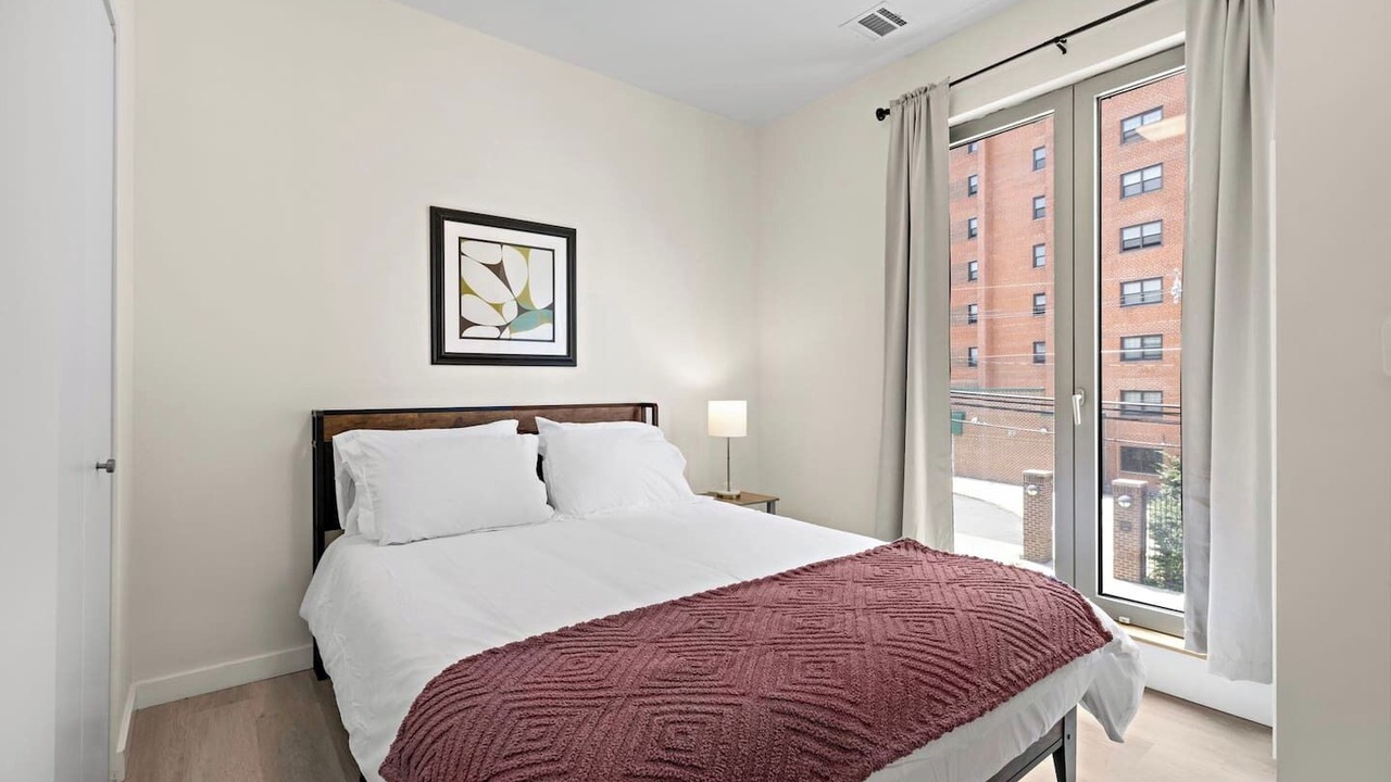 Photo of Bedroom in Newark