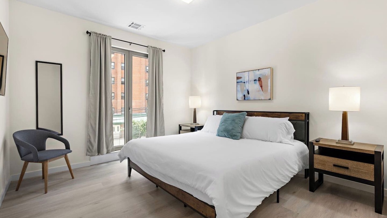 Photo of Bedroom in Newark