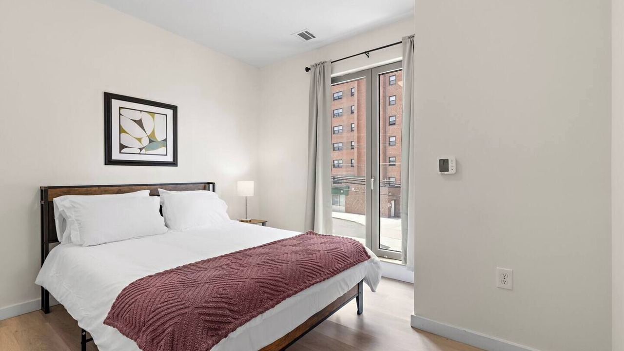 Photo of Bedroom in Newark