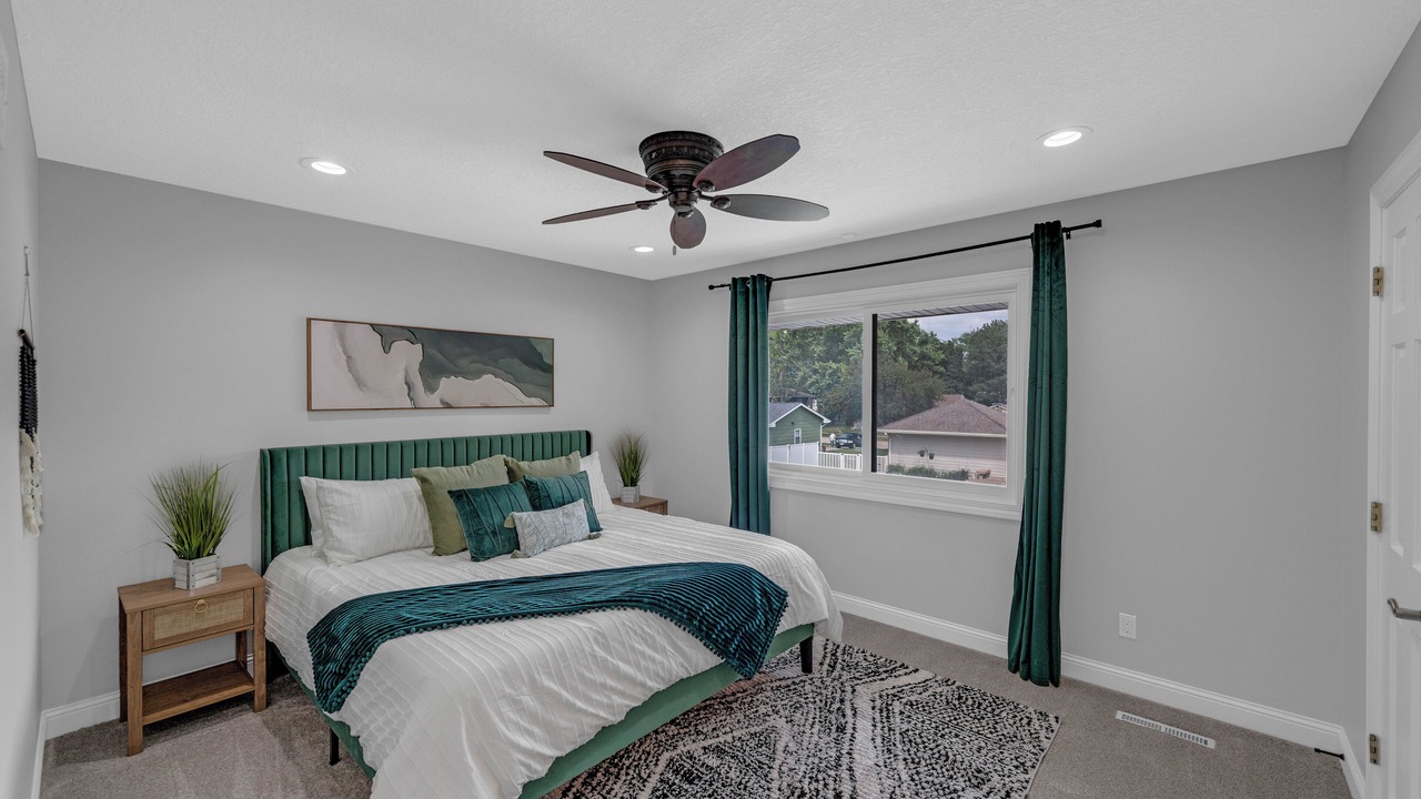 Photo of Bedroom in Urbandale