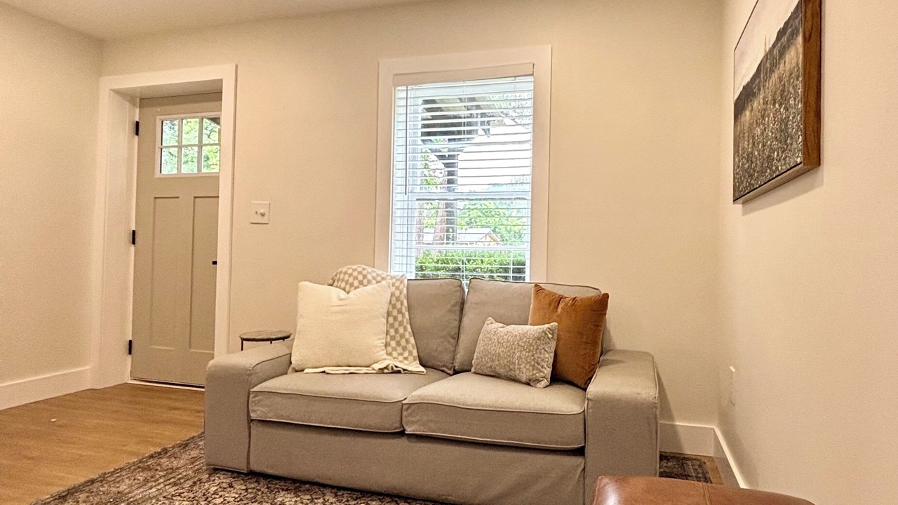Photo of Livingroom in Roswell