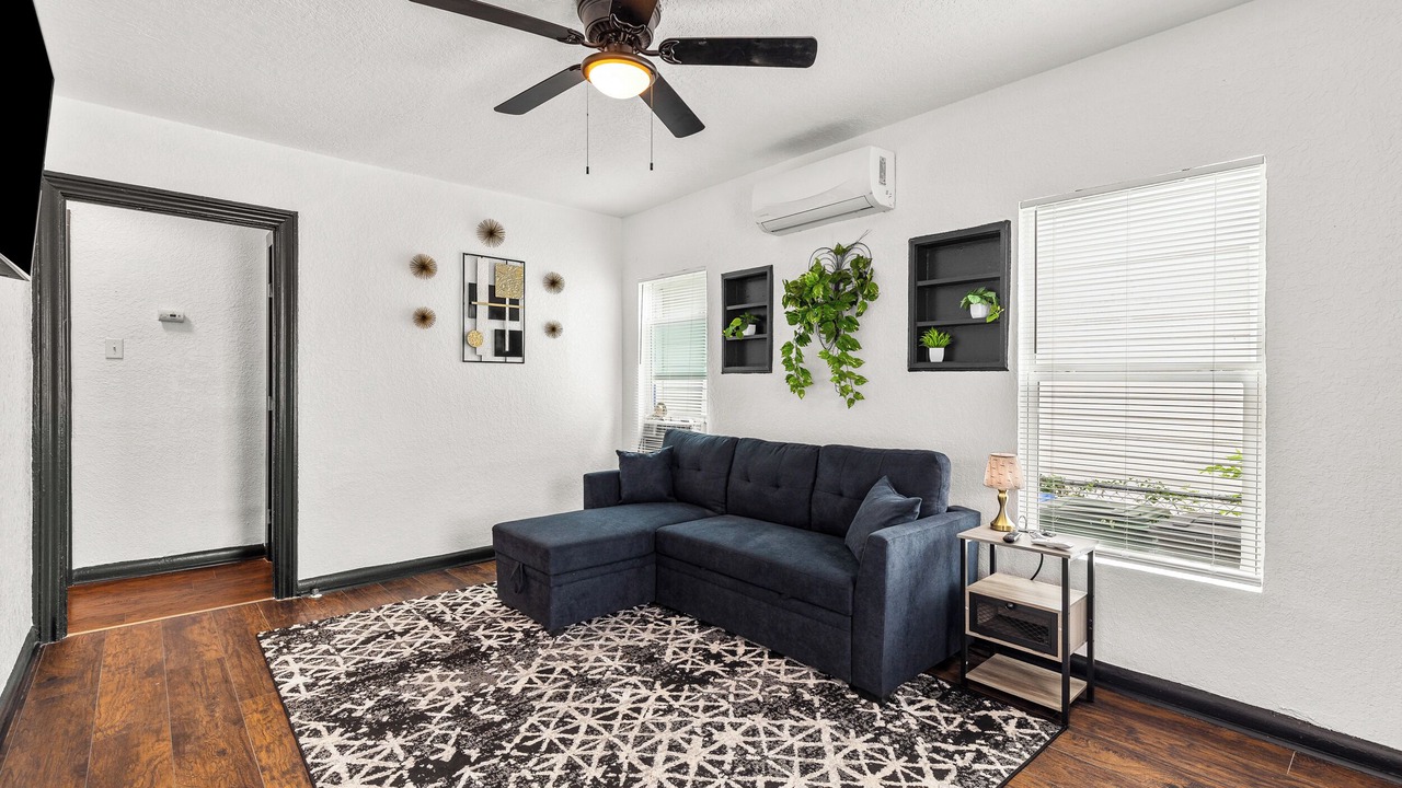 Photo of Livingroom in Highland Park
