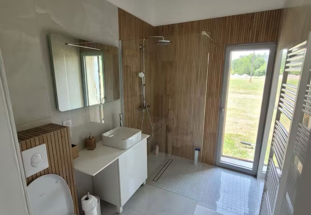 Photo of Bathroom in Saint-Medard-en-Jalles