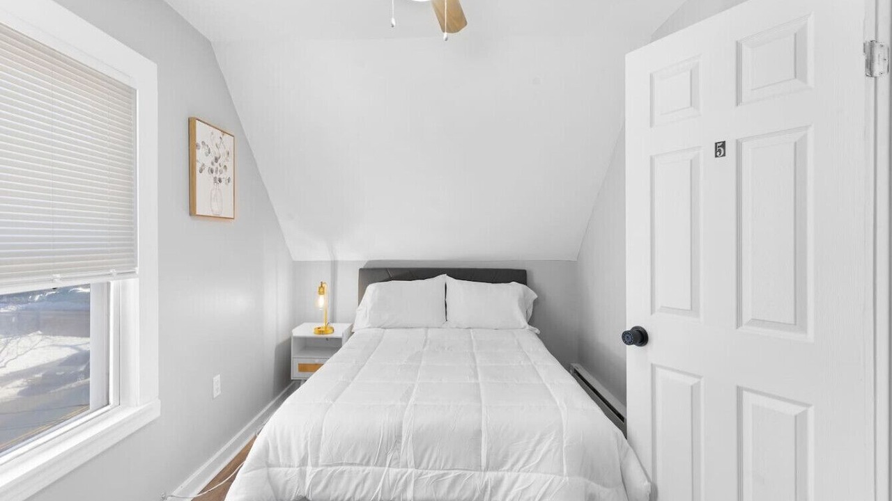 Photo of Others in West New Haven