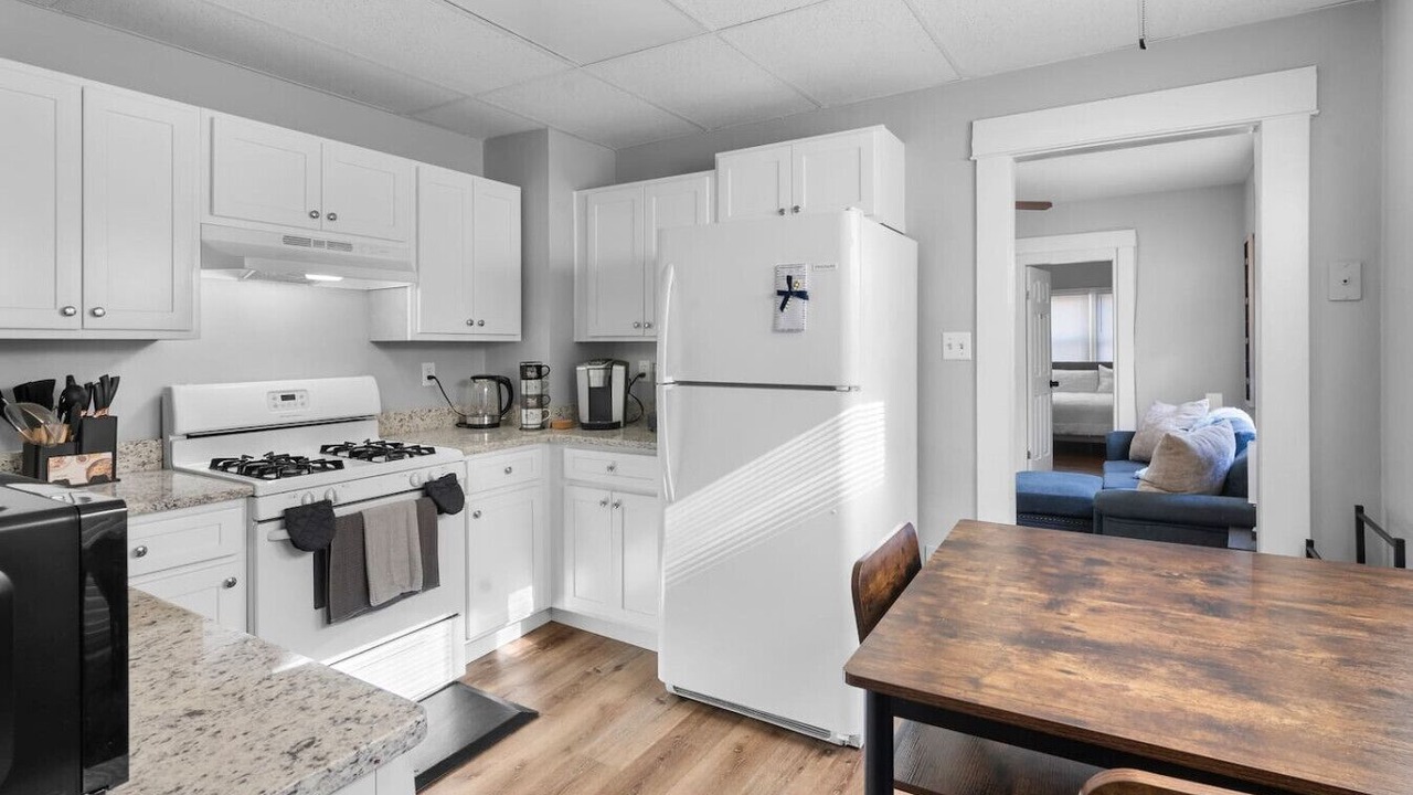 Photo of Others in West New Haven