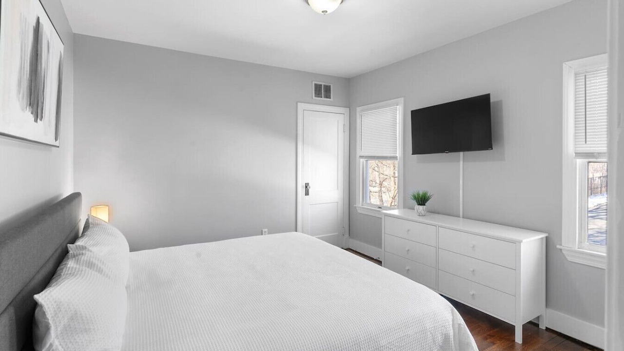 Photo of Others in West New Haven