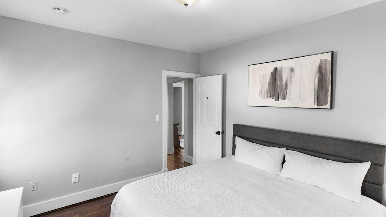 Photo of Others in West New Haven