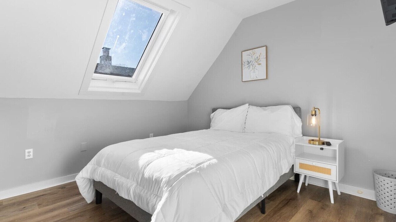 Photo of Others in West New Haven