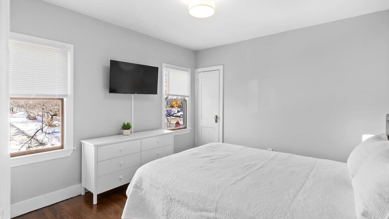 Photo of Others in West New Haven